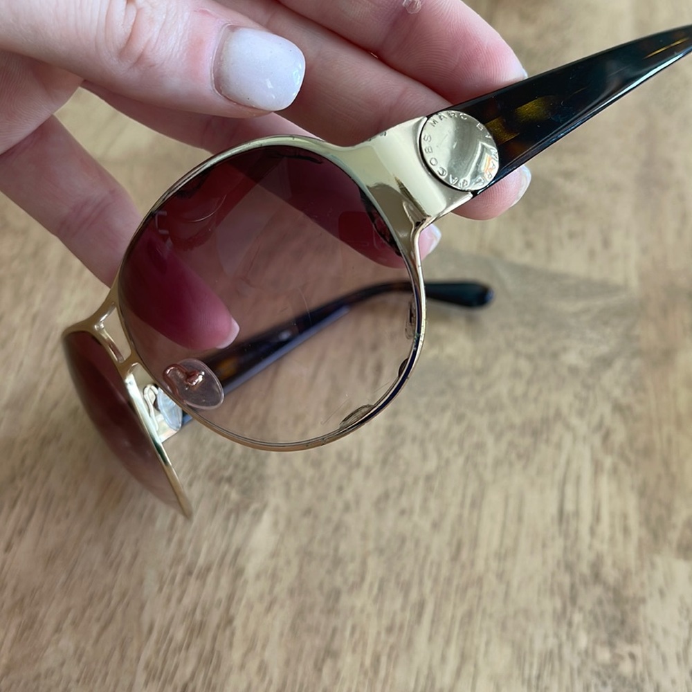 Marc Jacobs Sunglasses W/ Coach Case - Picture 4 of 17